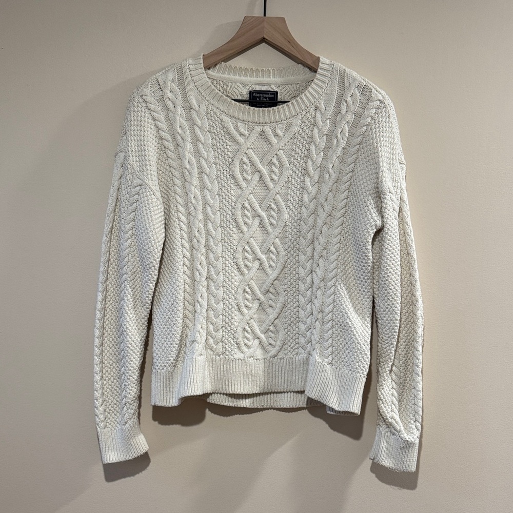 Abercrombie & Fitch Cream‎ Cableknit Sweater Size S